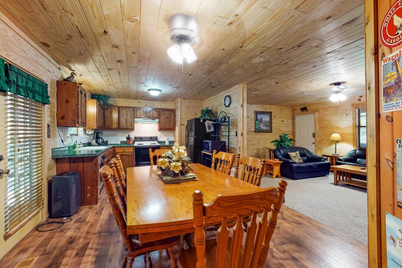 Hootenanny Sevierville Exterior photo